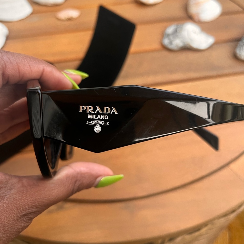 Prada PR 07YS Sunglasses (Black)